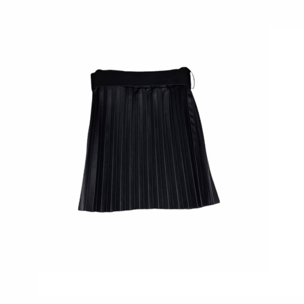 spodnica dziewczeca czarna plisowana z paskiem material imitacja skory rozmiary 116 i 128 tyl