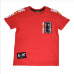 Bluzka chłopięca t-shirt czerwona na krótki rękaw, z napisami i naszywką z przodu, rozmiary 110-134