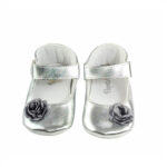 Buty niemowlęce srebrne eleganckie z kwiatkiem z boku rozpinane na rzepy miękkie rozmiary  17-19