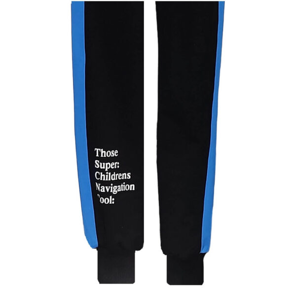 komplet sportowy chlopiecy niebieska bluza z kapturem na dlugi rekaw i czarne spodnie z guma w pasie rozmiary 140 164 spodnie3