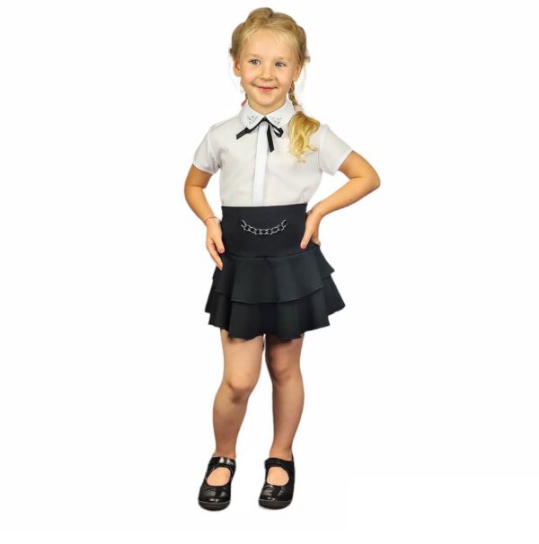 spodnica czarna dziewczeca wizytowa z falbankami i lancuszkiem z guma w pasie rozmiary 98 116 modelka2
